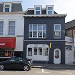 Four Star Apartments - Badhuisstraat 6