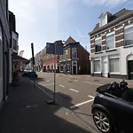 Four Star Apartments - Badhuisstraat 6