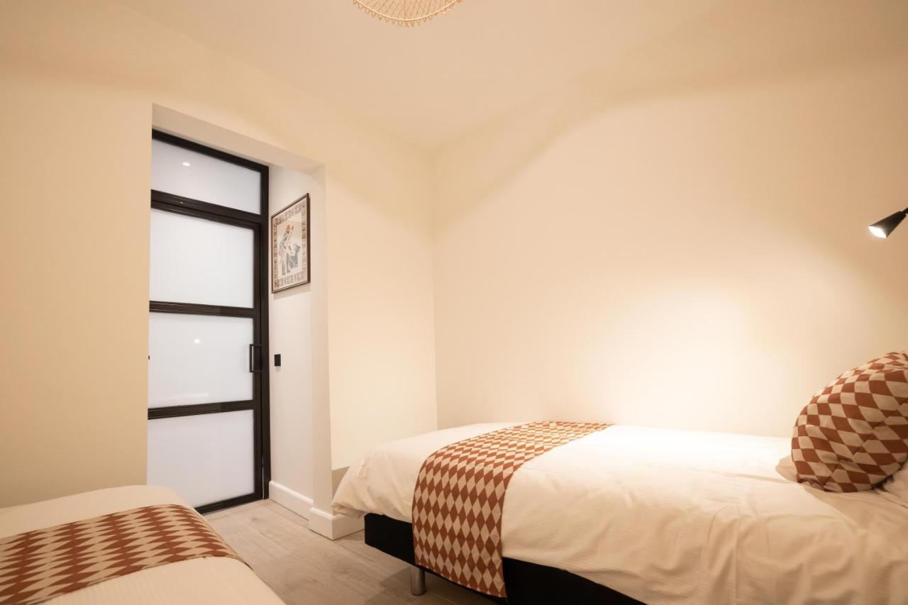 Four Star - Badhuisstraat 6 *